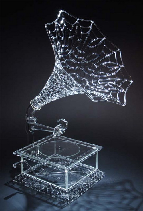 Удивительные скульптуры из стекла от Роберта Микелсена 