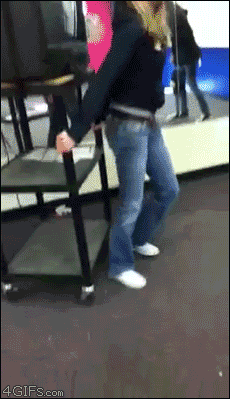 Неуклюжие девушки пойманные в нужный момент