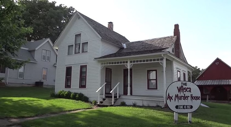 После ночи в доме с призраками, охотник за приведениями пронзил себе грудь