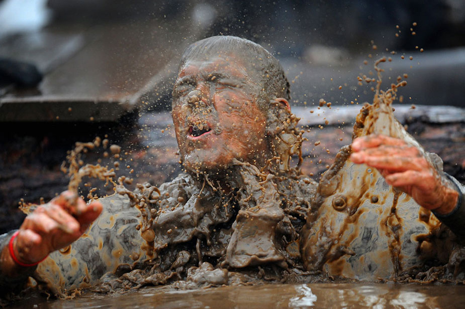 Гонка «Tough Guy» 2012 в Англии