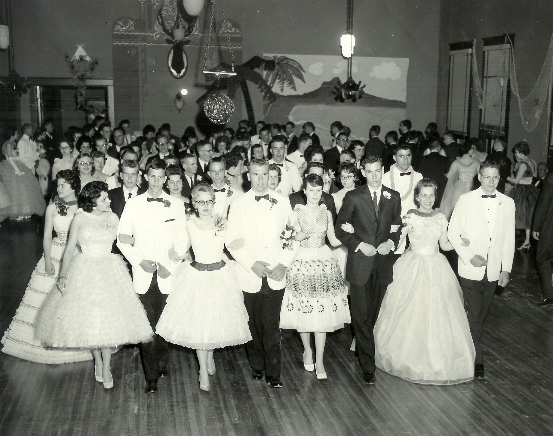 Выпускницы тогда и сейчас