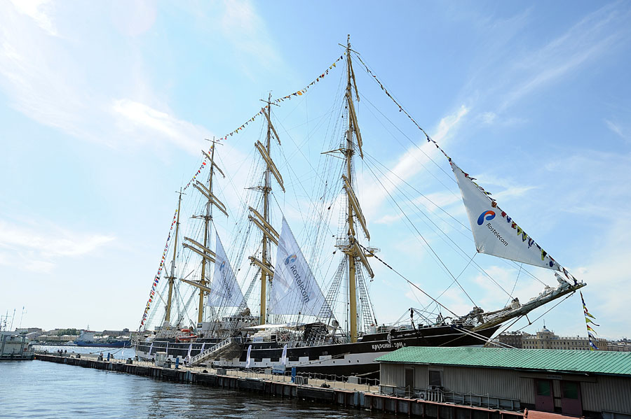 Парусник Крузенштерн