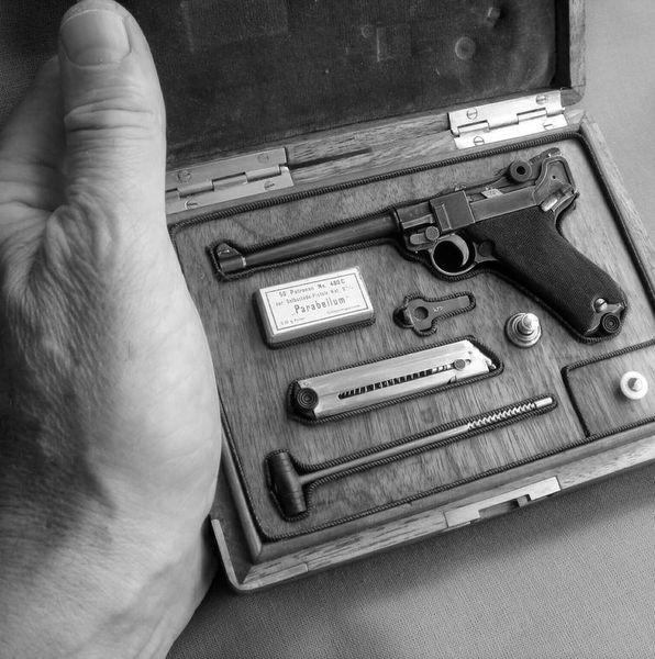 Мишель Лефевр и его миниатюрное оружие