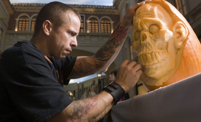 Монстры из обычной тыквы на Хэллоуин