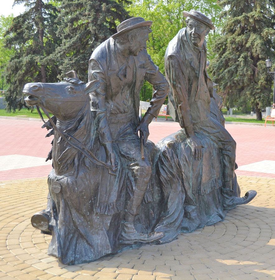 Памятники известным киногероям, литературным персонажам и популярным актёрам