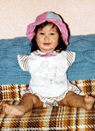 Мать и сын родились без рук