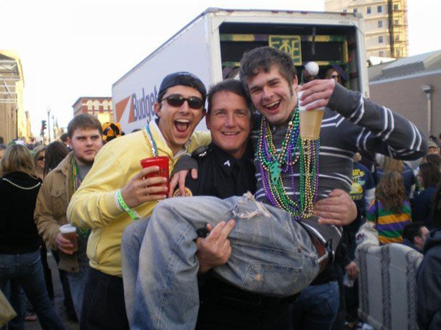 Добрые и забавные офицеры полиции